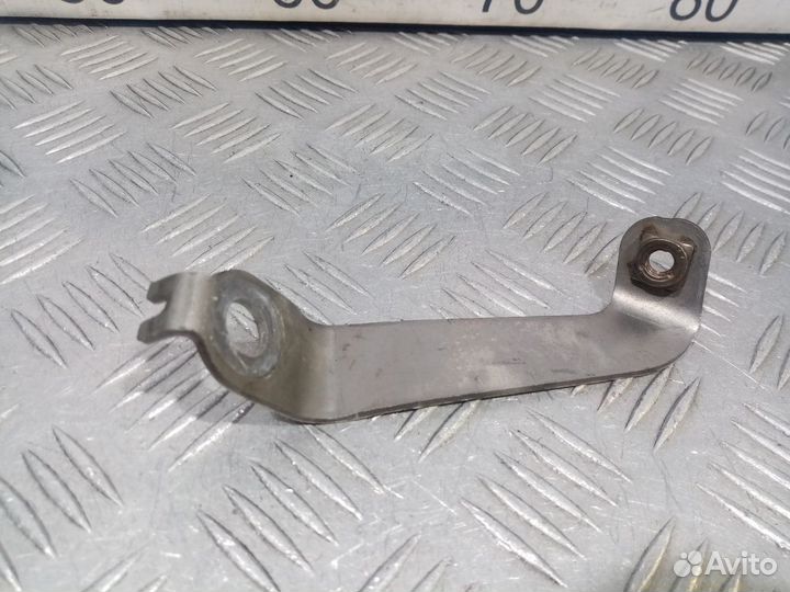 Б/У Кронштейн катализатора#001