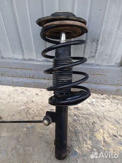 Стойка передняя правая peugeot 206 в сборе