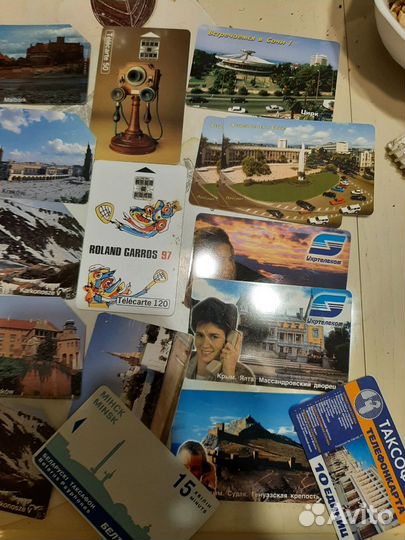 Телефонные карты 90-х разных стран в коллекцию