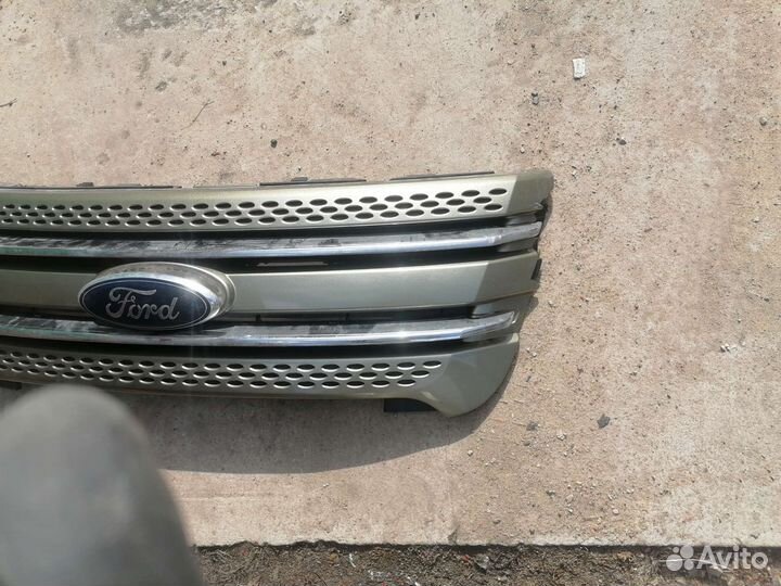 Решетка радиатора Explorer 5