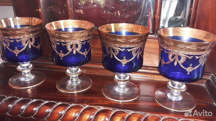 Сервиз кофейны.,Фужеры синие стекло