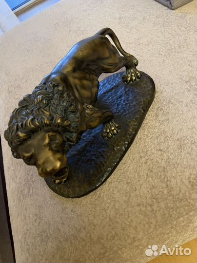 Лев скульптура