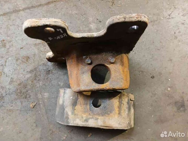 Опора двигателя kenworth задняя левая