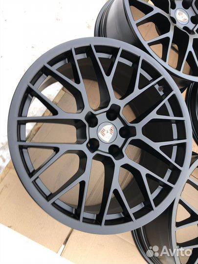 Оригинальные кованые диски Porsche Macan R20 разно