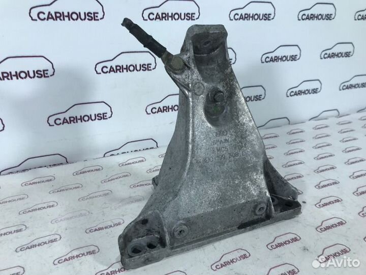 Кронштейн двигателя передний правый Audi Q5 2.0