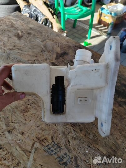 Бачок омывателя VW Passat B8