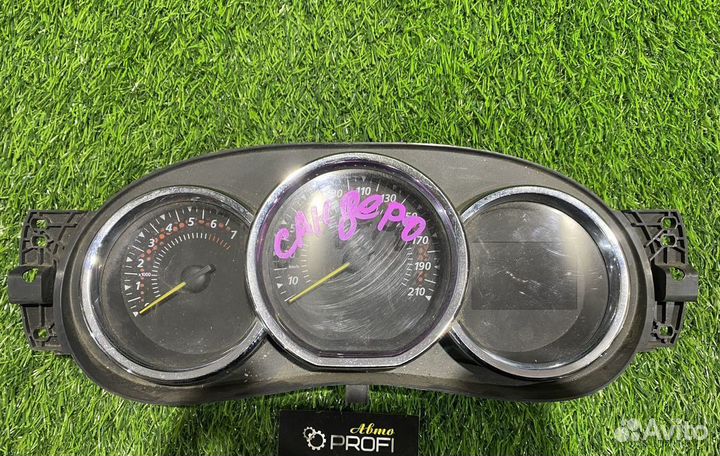 Панель приборов Renault Sandero 2