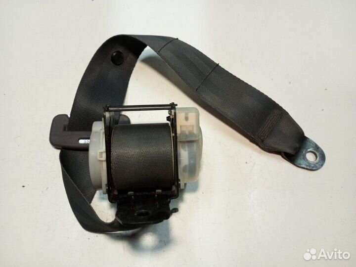 Ремень безопасности задний правый Toyota Prius