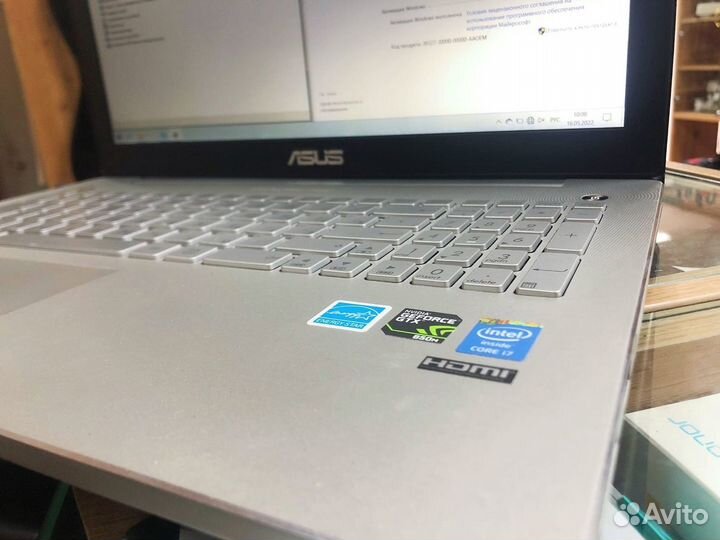 Ноутбук asus M550J