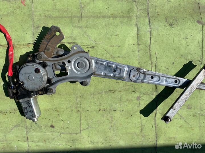 Стеклоподъемник задний Infiniti Fx S50