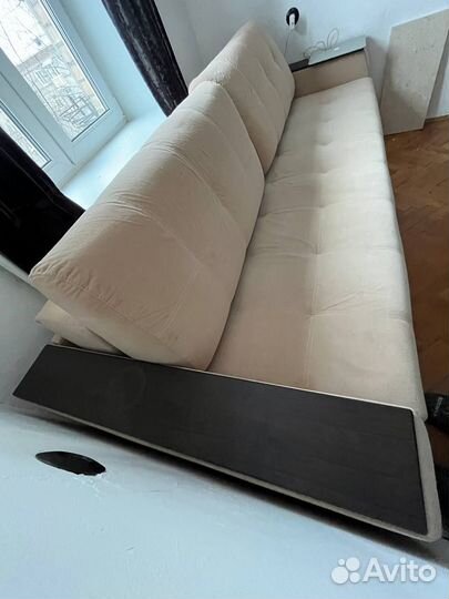 Диван еврокнижка кремовый спальный
