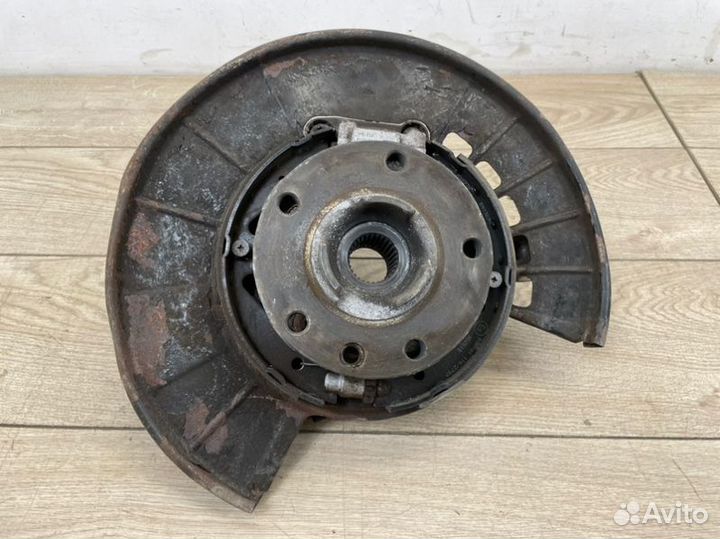 Поворотный кулак со ступицей задний правый Porsche