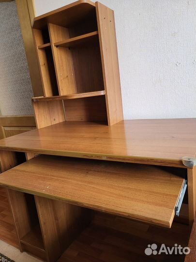 Компьютерный стол