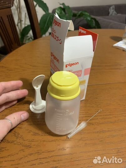 Pigeon бутылочка с ложкой для первого прикорма