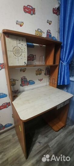 Стол компьютерный, уголок школьника