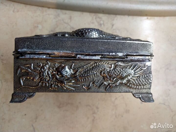 Шкатулка и блюдечко(тема драконы)