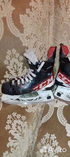 Коньки хоккейные FT4 p1,5 юниор и bauer s180 p3.5