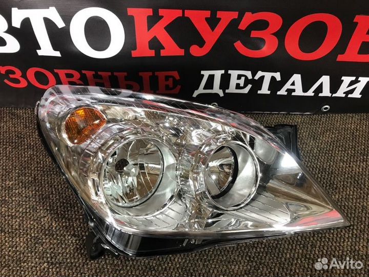Фара правая Opel Astra H 2004-2011