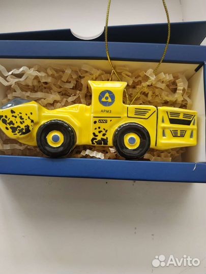 Фарфоровая ёлочная игрушка новая