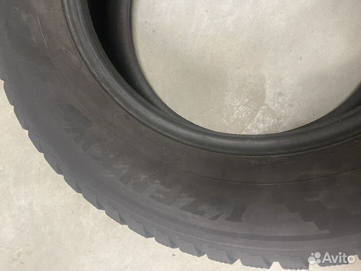 Kumho I'Zen KW22 235/65 R17
