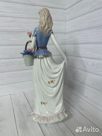 Статуэтка девушка