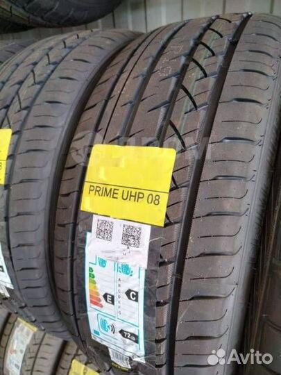 Sonix Prime UHP 08 215/35 R18 82W