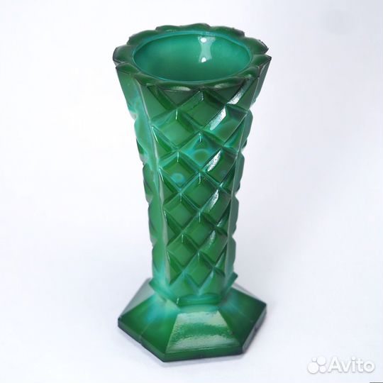 Ваза. Малахитовое стекло. Богемия. Чехия
