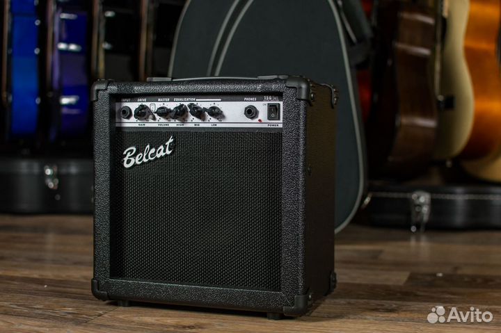 Комбоусилитель гитарный Belcat + аксессуар