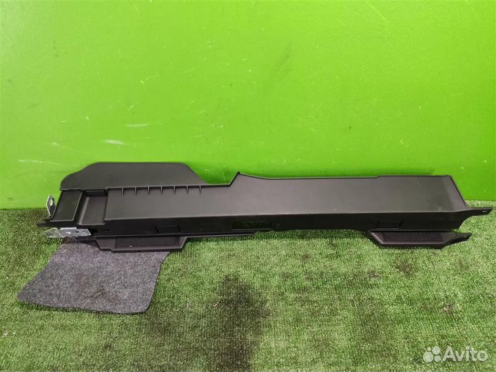 Держатель полки багажника правый Mercedes Benz ML