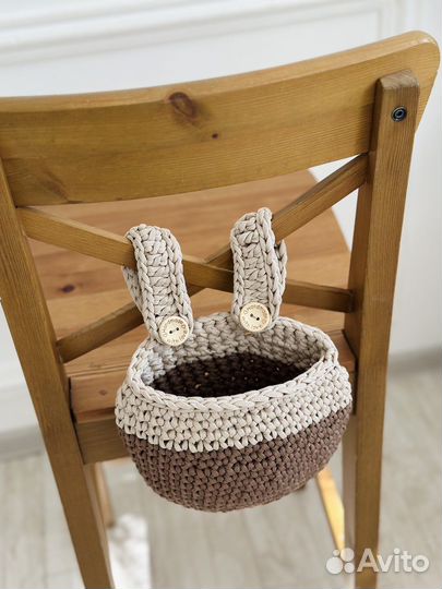 Плетеная корзинка- органайзер на кроватку