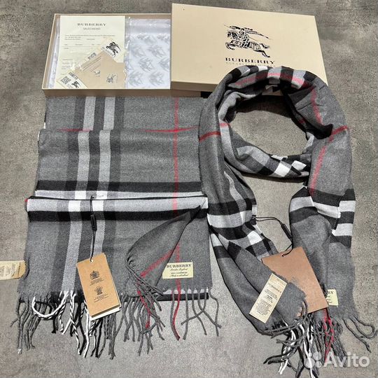 Шарф в коробке с документами burberry