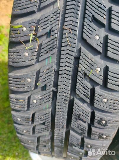 Kumho I'Zen KW22 215/65 R16 98T