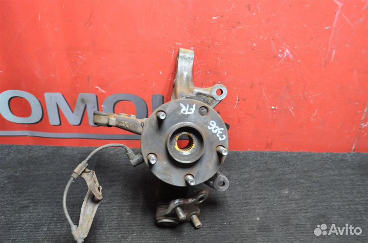 Ступица передняя правая toyota RAV4 ACA20