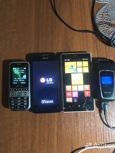 Nokia 100