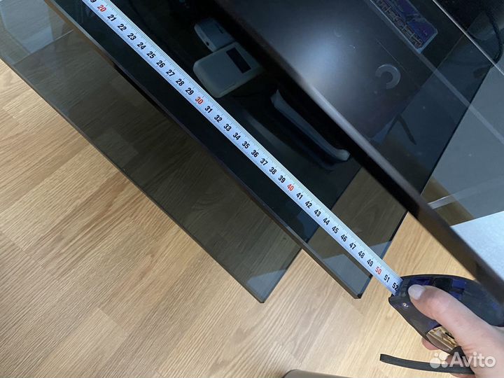 Стеклянная подставка под телевизор