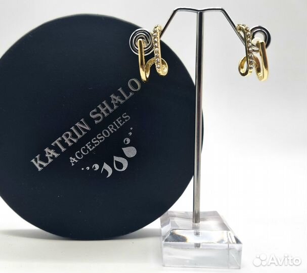 Серьги гвоздики со стразами