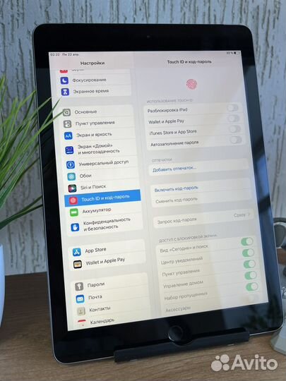 iPad (5th generation) 2017 Wi-Fi + Cellular 32 gb