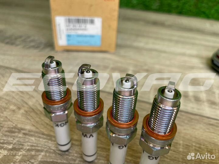 Свечи зажигания оригинал VAG 04E905601B