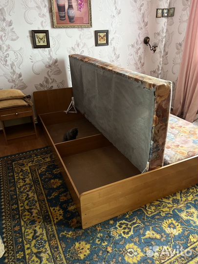 Спальный гарнитур