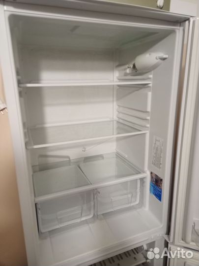Холодильник бу indesit