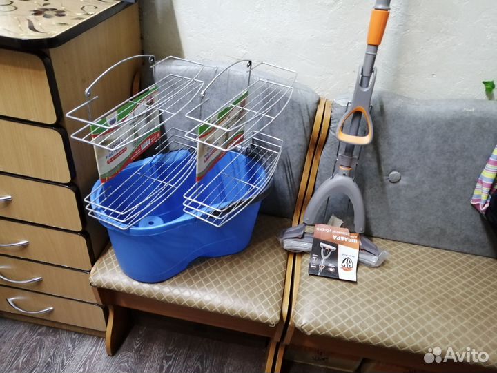 Швабра и полочки новые(в подарок ведро)