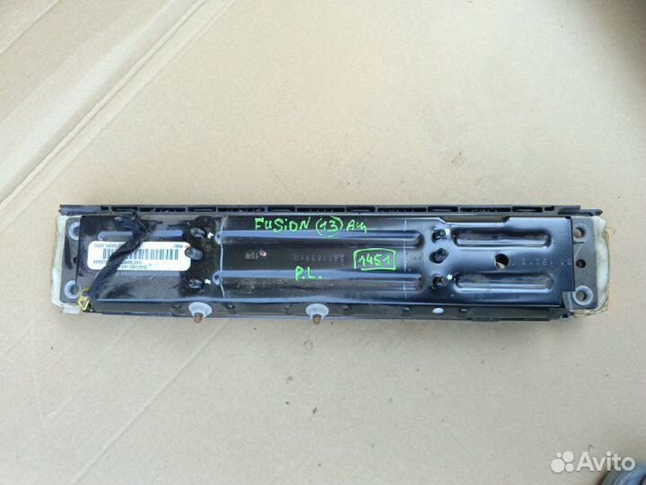 Подушка безопасности нижняя (для колен ) передняя