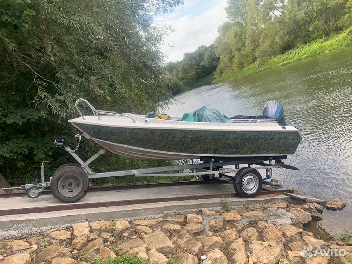 Катер, моторная лодка