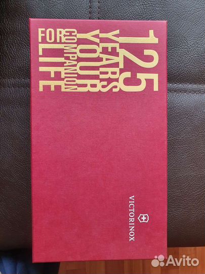 Продам коллекционный нож victorinox