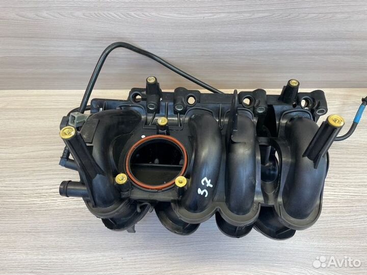 Впускной коллектор Renault Logan