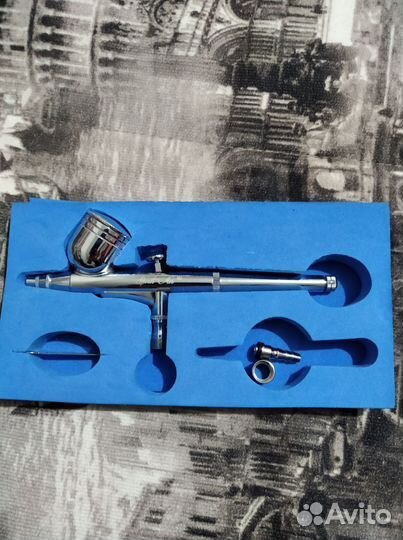 Аэрограф с компрессором и красками