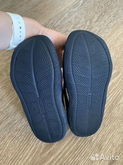 Crocs C11