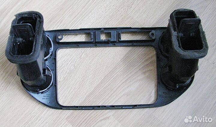 Рамка магнитолы Volkswagen Tiguan