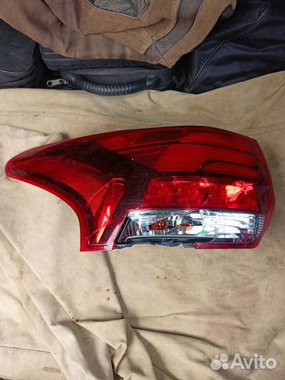Задний фонарь левый outlander 3
