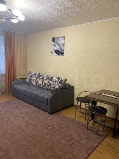 2-к. квартира, 65 м², 1/14 эт.